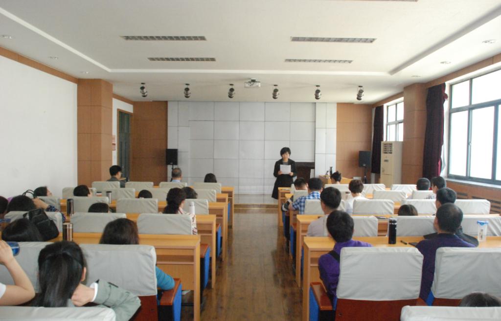 刘部长宣读学校党委决定